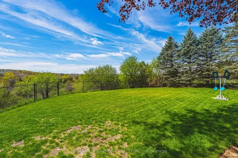 2 Anslow Court Hamilton ON L9H 6Z2