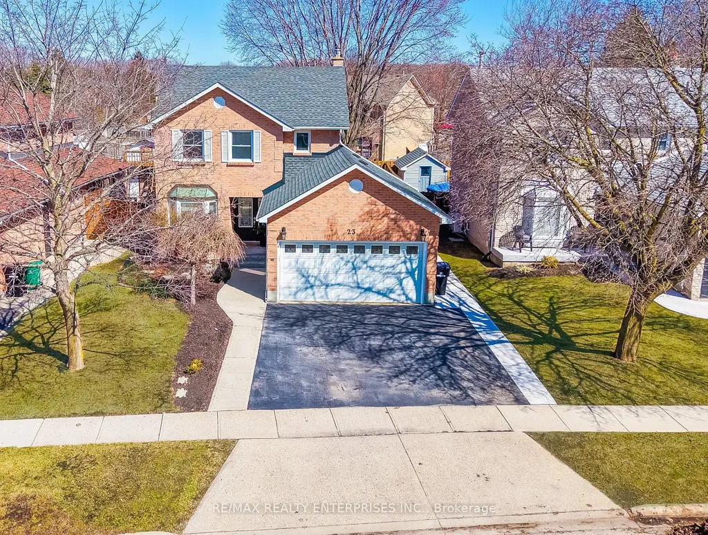 23 Cowan Boulevard Cambridge ON N1T 1E5