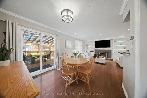23 Cowan Boulevard Cambridge ON N1T 1E5