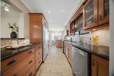 23 Cowan Boulevard Cambridge ON N1T 1E5