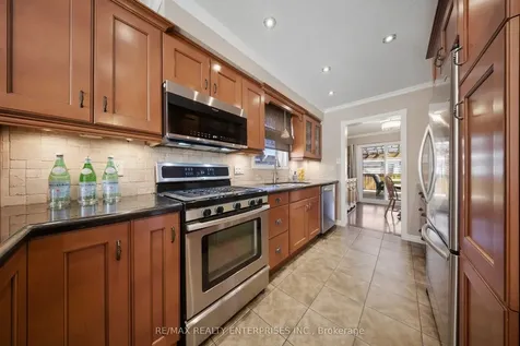23 Cowan Boulevard Cambridge ON N1T 1E5