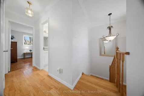 23 Cowan Boulevard Cambridge ON N1T 1E5