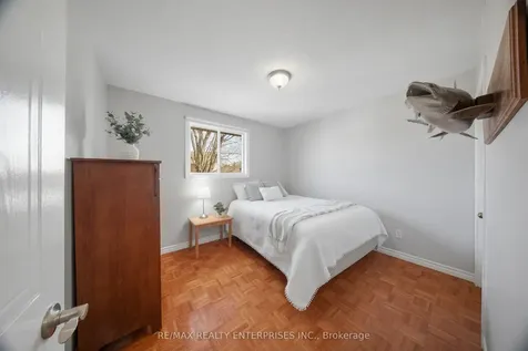 23 Cowan Boulevard Cambridge ON N1T 1E5