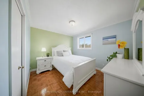 23 Cowan Boulevard Cambridge ON N1T 1E5