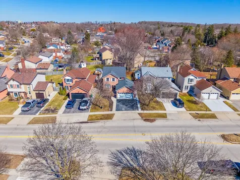 23 Cowan Boulevard Cambridge ON N1T 1E5