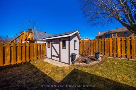 23 Cowan Boulevard Cambridge ON N1T 1E5