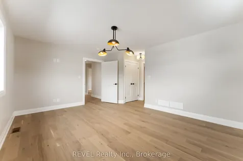 1 Elvira Way Thorold ON L2V 0M7