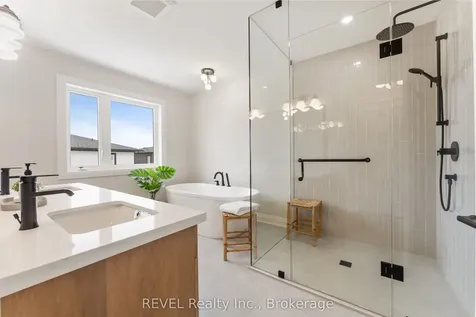 1 Elvira Way Thorold ON L2V 0M7
