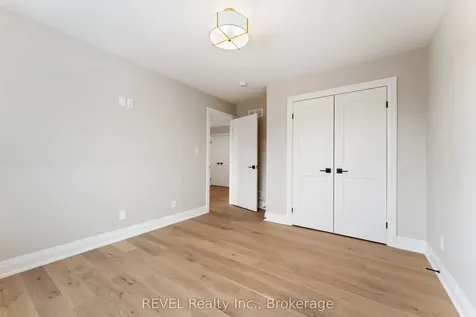1 Elvira Way Thorold ON L2V 0M7