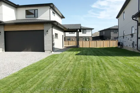 1 Elvira Way Thorold ON L2V 0M7
