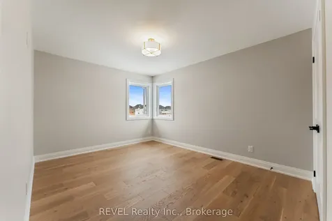 1 Elvira Way Thorold ON L2V 0M7