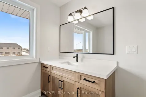 1 Elvira Way Thorold ON L2V 0M7