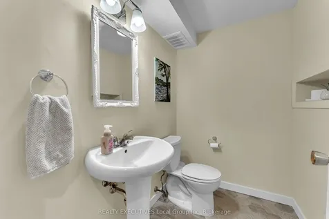 1536 Lisgar Street North Bay ON P1B 3B1