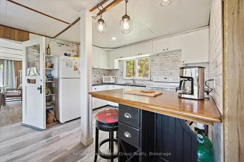 739 Seventh Street Centre Wellington ON N0B 1J0
