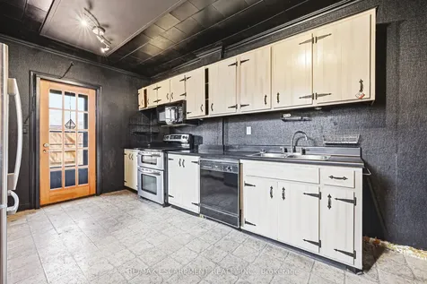 116 Catharine Street S Hamilton ON L8N 2J4