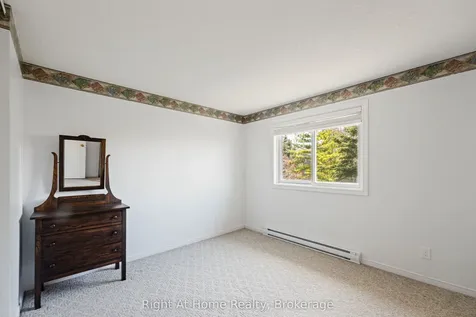 565 Greenfield Avenue Kitchener ON N2C 2P3
