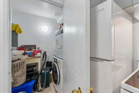 565 Greenfield Avenue Kitchener ON N2C 2P3