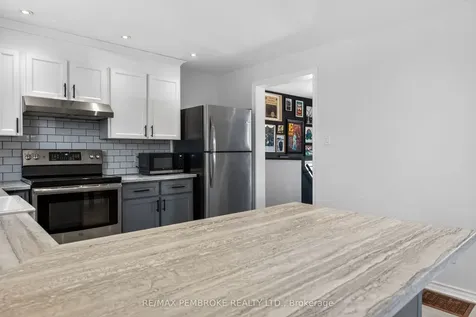 99 Noik Drive Pembroke ON K8A 7Z4