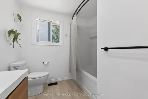99 Noik Drive Pembroke ON K8A 7Z4