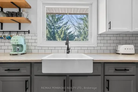 99 Noik Drive Pembroke ON K8A 7Z4
