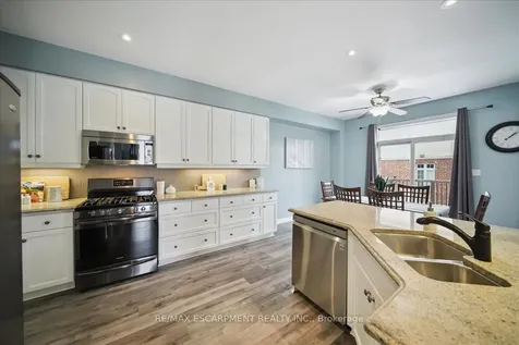105 Oakhaven Place Hamilton ON L9K 0B6