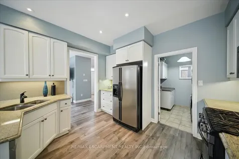 105 Oakhaven Place Hamilton ON L9K 0B6