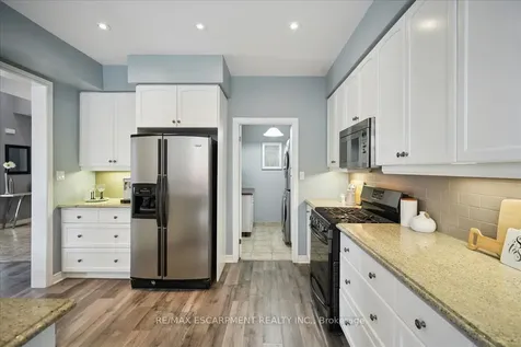 105 Oakhaven Place Hamilton ON L9K 0B6