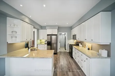 105 Oakhaven Place Hamilton ON L9K 0B6