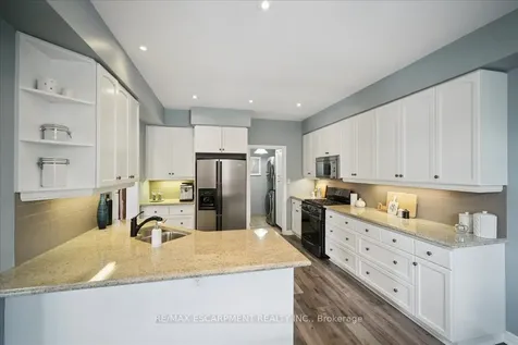 105 Oakhaven Place Hamilton ON L9K 0B6