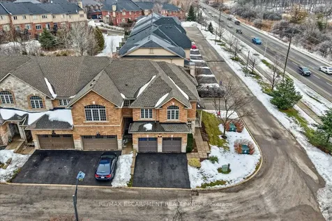 105 Oakhaven Place Hamilton ON L9K 0B6