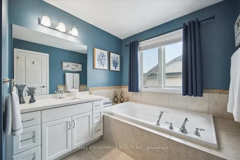 105 Oakhaven Place Hamilton ON L9K 0B6