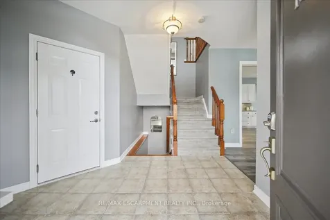 105 Oakhaven Place Hamilton ON L9K 0B6
