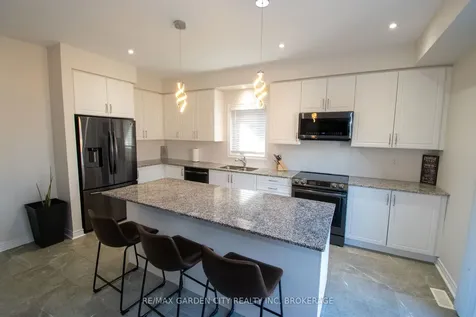 243 Shoreview Drive Welland ON L3B 0H3