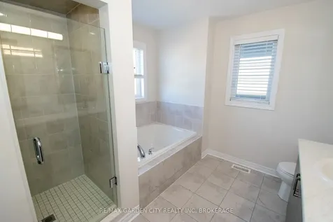243 Shoreview Drive Welland ON L3B 0H3