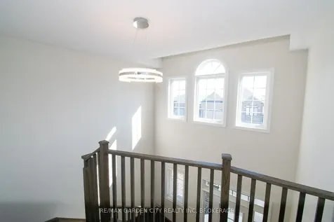 243 Shoreview Drive Welland ON L3B 0H3