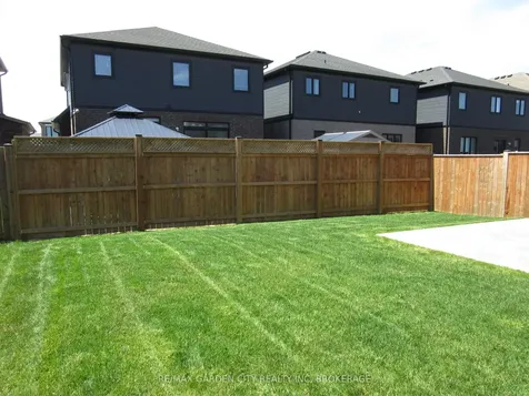 243 Shoreview Drive Welland ON L3B 0H3