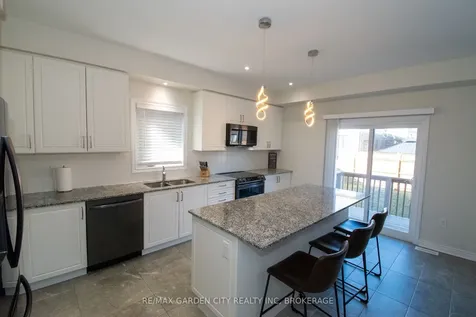 243 Shoreview Drive Welland ON L3B 0H3