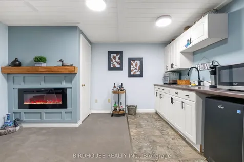 264 Victoria Avenue N Kawartha Lakes ON K9V 6B9