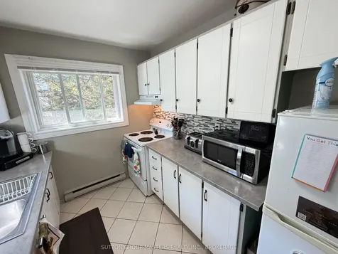 845 Milford Drive Kingston ON K7P 1A7