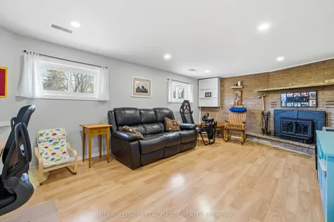 585 Lester Road Quinte West ON K8V 5P8