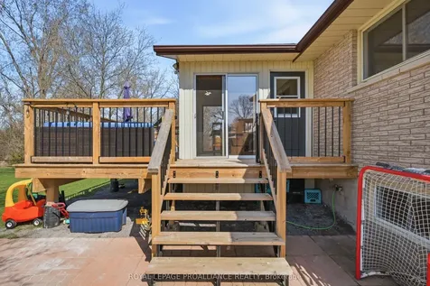 585 Lester Road Quinte West ON K8V 5P8