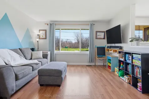 585 Lester Road Quinte West ON K8V 5P8