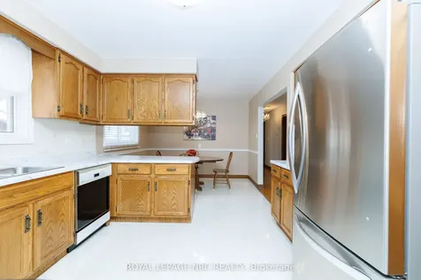 5 Royce Avenue Hamilton ON L8G 4C9