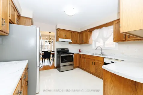 5 Royce Avenue Hamilton ON L8G 4C9