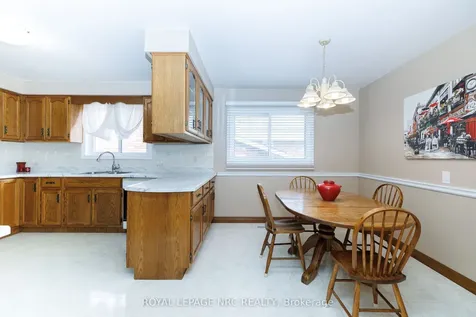 5 Royce Avenue Hamilton ON L8G 4C9