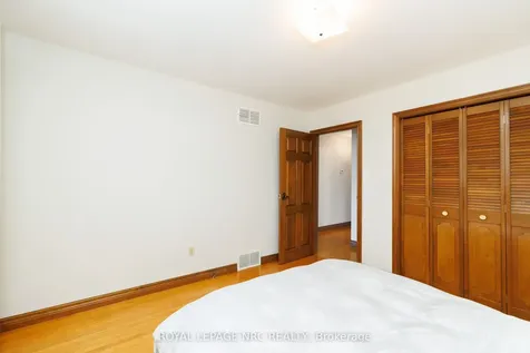 5 Royce Avenue Hamilton ON L8G 4C9