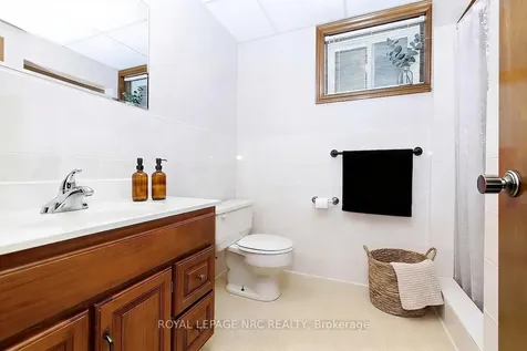 5 Royce Avenue Hamilton ON L8G 4C9