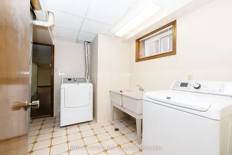 5 Royce Avenue Hamilton ON L8G 4C9