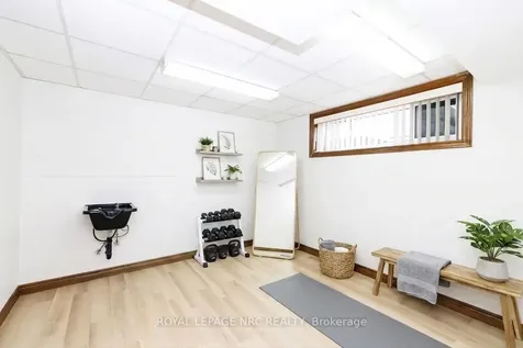 5 Royce Avenue Hamilton ON L8G 4C9