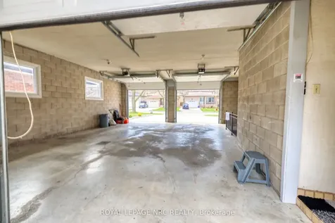 5 Royce Avenue Hamilton ON L8G 4C9